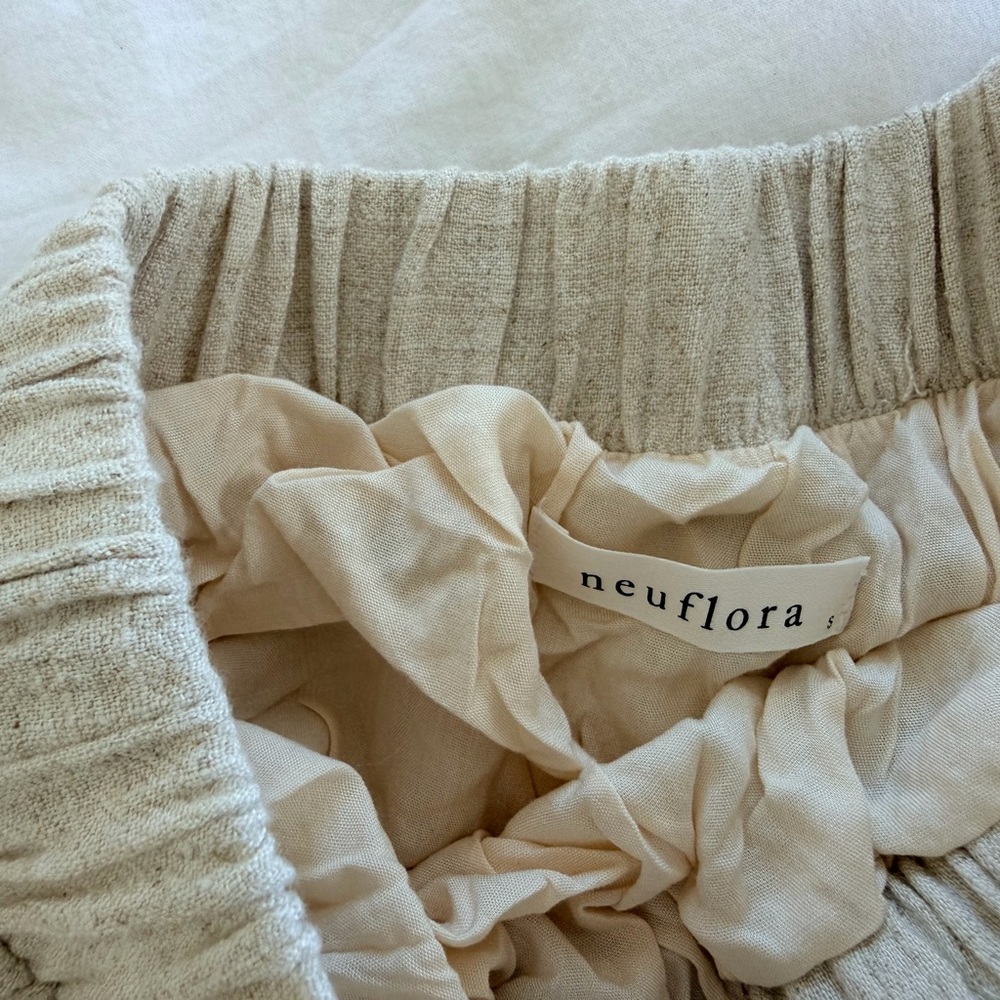 NEUFLORA-Lightweight Skirt & Wide Leg Pants Set in Natural Tones - Picture 2 of 7